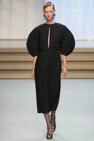 Look 28